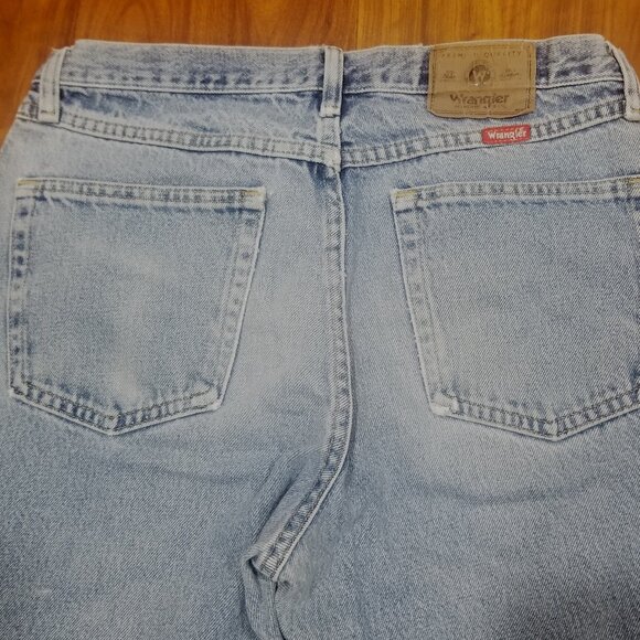 Men's Wrangler Jeans, 33"x34" Regular Fit, GUC (well worn) - Picture 11 of 13